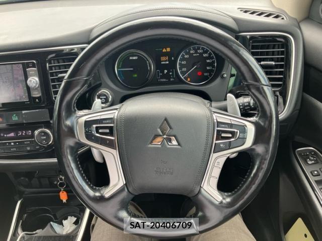 Mitsubishi OUTLANDER PHEV 2017-09 8414262-12