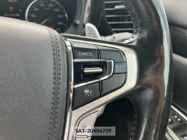 Mitsubishi OUTLANDER PHEV 2017-09 8414262-13