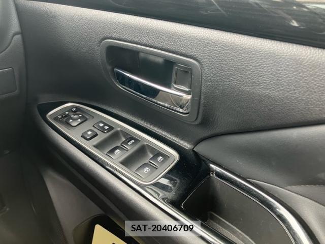 Mitsubishi OUTLANDER PHEV 2017-09 8414262-16