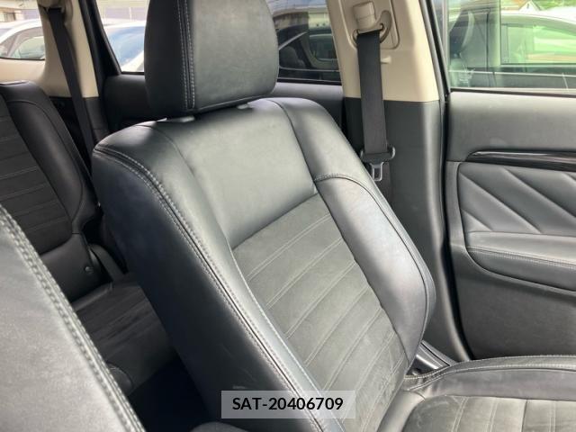 Mitsubishi OUTLANDER PHEV 2017-09 8414262-5