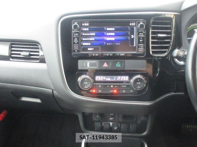 Mitsubishi OUTLANDER PHEV 2015-07 8414263-12