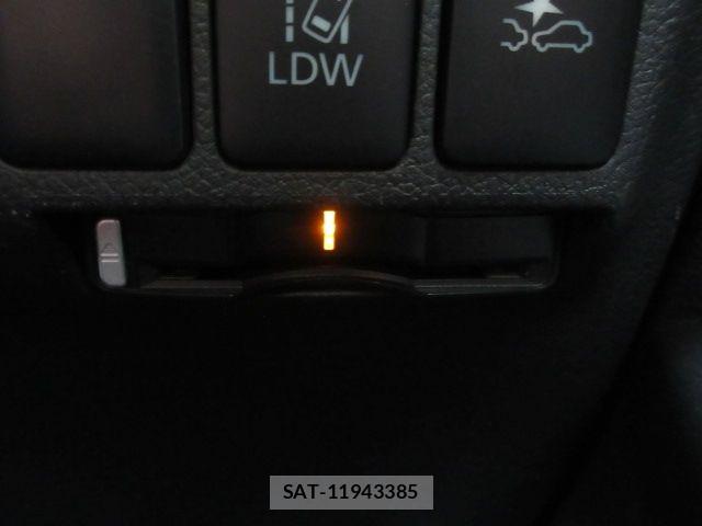 Mitsubishi OUTLANDER PHEV 2015-07 8414263-17