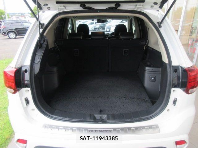 Mitsubishi OUTLANDER PHEV 2015-07 8414263-8