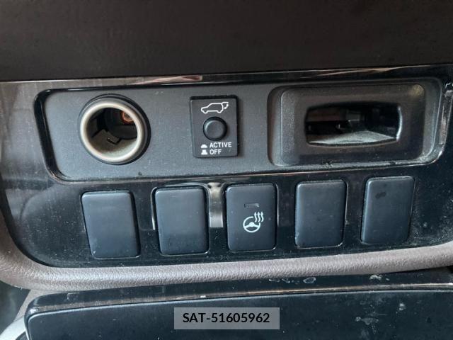 Mitsubishi OUTLANDER PHEV 2016-02 8414264-24