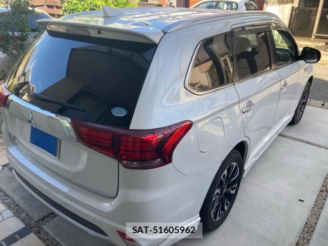 Mitsubishi OUTLANDER PHEV 2016-02 8414264-4