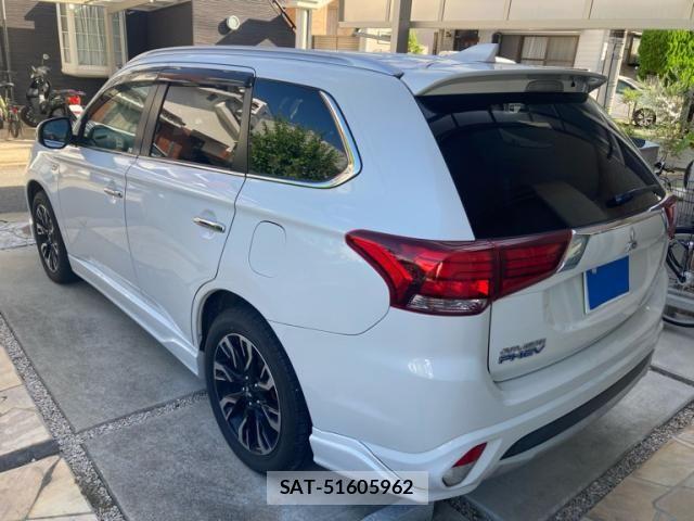 Mitsubishi OUTLANDER PHEV 2016-02 8414264-5