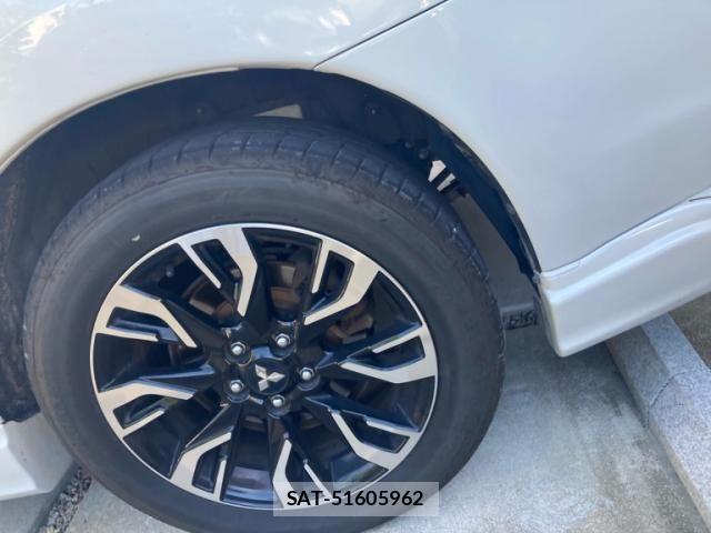 Mitsubishi OUTLANDER PHEV 2016-02 8414264-6