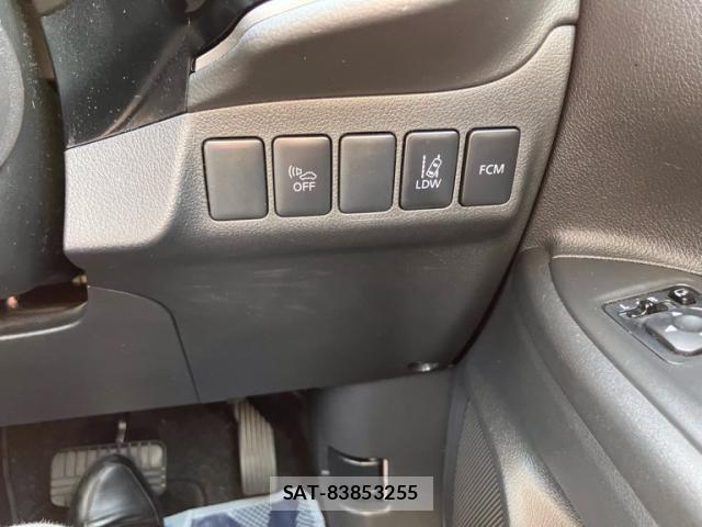 Mitsubishi OUTLANDER PHEV 2013-08 8414271-18