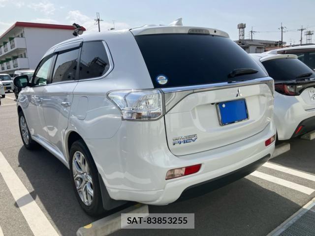Mitsubishi OUTLANDER PHEV 2013-08 8414271-6
