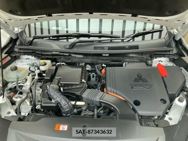 Mitsubishi OUTLANDER PHEV 2022-09 8414257-13