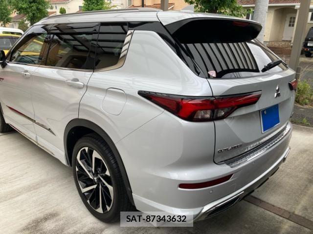 Mitsubishi OUTLANDER PHEV 2022-09 8414257-4