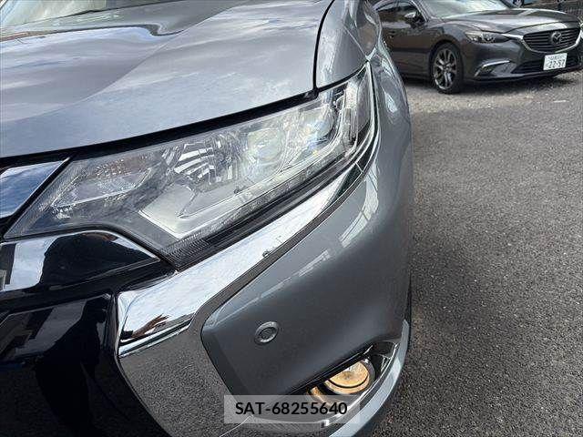 Mitsubishi OUTLANDER PHEV 2016-03 8438682-11