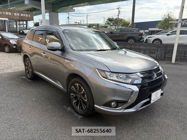 Mitsubishi OUTLANDER PHEV 2016-03 8438682-15