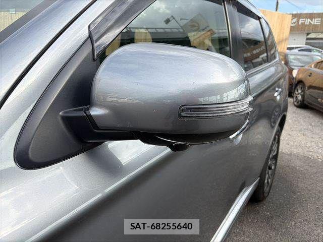 Mitsubishi OUTLANDER PHEV 2016-03 8438682-25