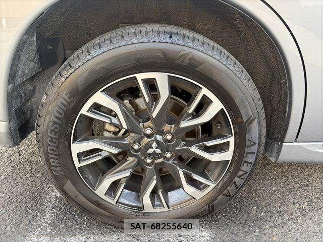 Mitsubishi OUTLANDER PHEV 2016-03 8438682-27