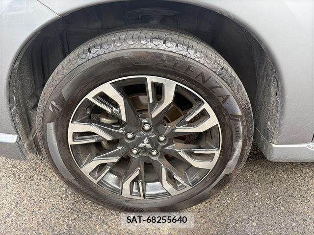 Mitsubishi OUTLANDER PHEV 2016-03 8438682-29