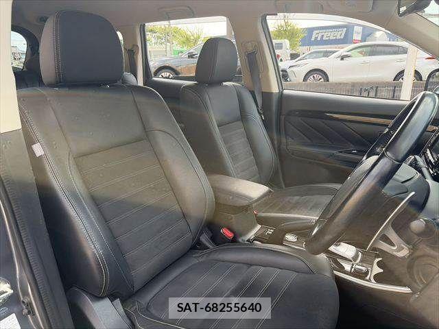 Mitsubishi OUTLANDER PHEV 2016-03 8438682-7