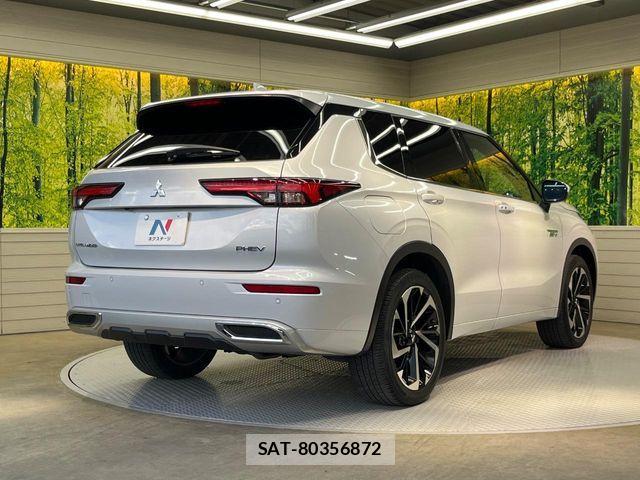 Mitsubishi OUTLANDER PHEV 2022-03 8438677-16