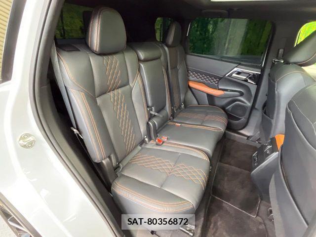 Mitsubishi OUTLANDER PHEV 2022-03 8438677-8