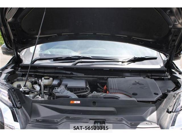 Mitsubishi OUTLANDER PHEV 2023-01 8457226-27