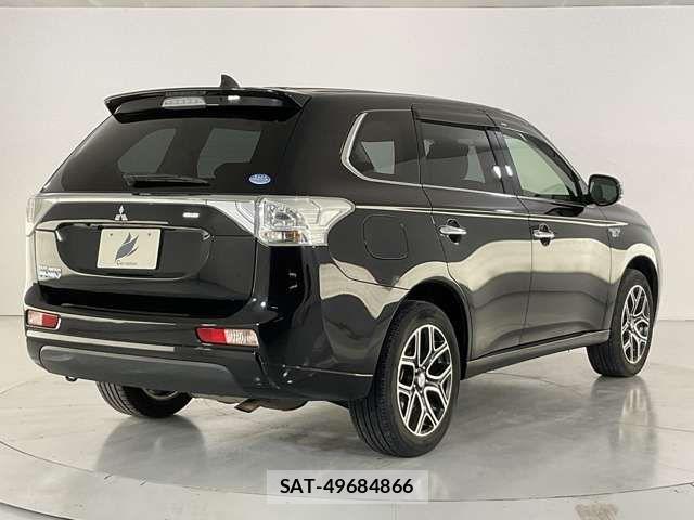Mitsubishi OUTLANDER PHEV 2015-06 8458169-5