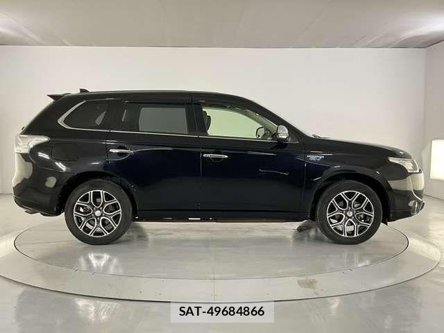 Mitsubishi OUTLANDER PHEV 2015-06 8458169-6