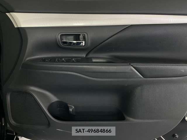 Mitsubishi OUTLANDER PHEV 2015-06 8458169-13