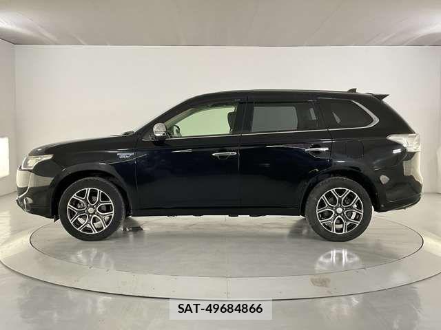 Mitsubishi OUTLANDER PHEV 2015-06 8458169-2