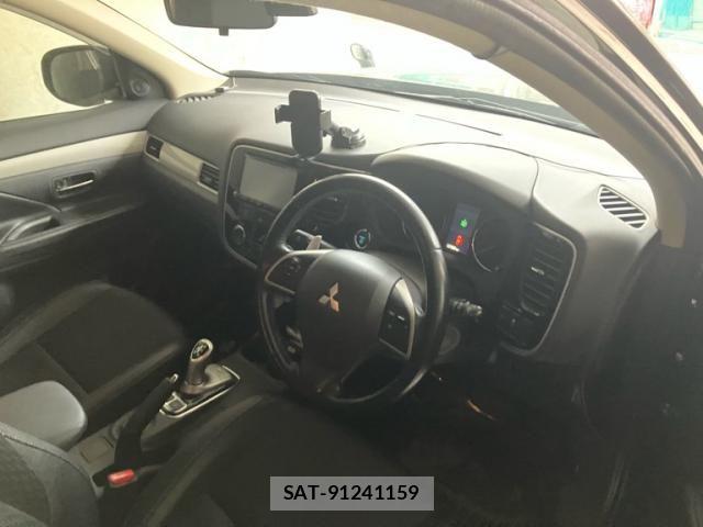 Mitsubishi OUTLANDER PHEV 2014-01 8458170-12