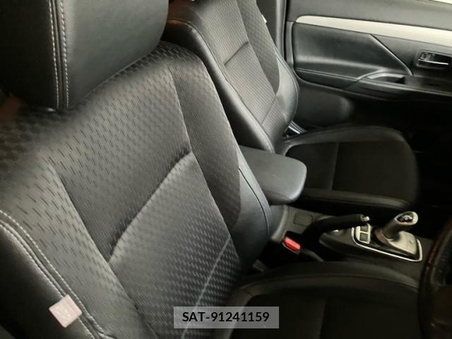 Mitsubishi OUTLANDER PHEV 2014-01 8458170-13