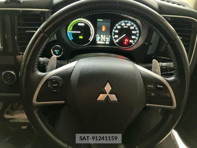 Mitsubishi OUTLANDER PHEV 2014-01 8458170-16