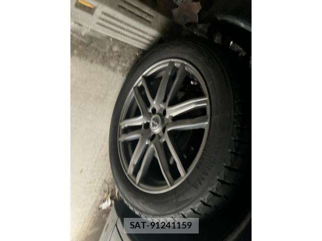 Mitsubishi OUTLANDER PHEV 2014-01 8458170-8