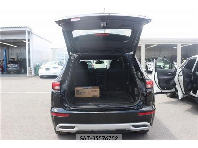Mitsubishi OUTLANDER PHEV 2022-01 8485901-19