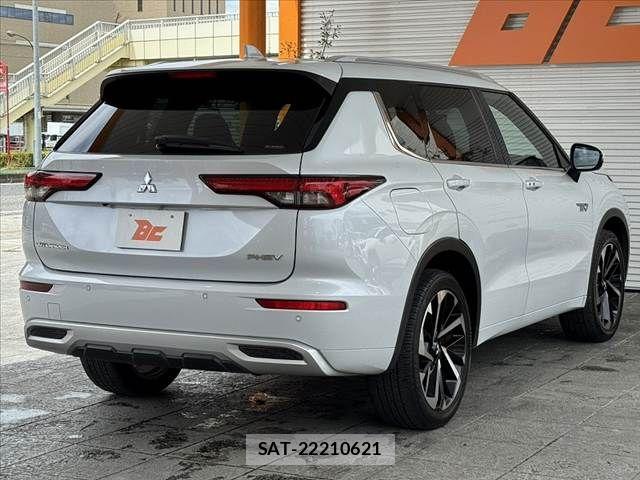 Mitsubishi OUTLANDER PHEV 2022-06 8485902-12