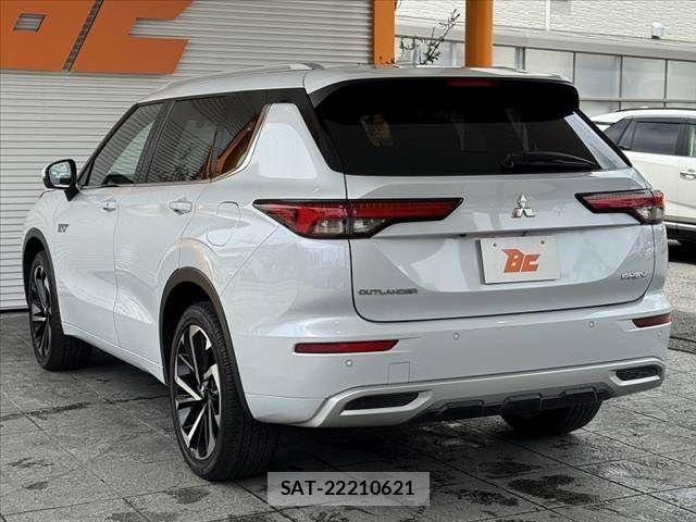 Mitsubishi OUTLANDER PHEV 2022-06 8485902-14