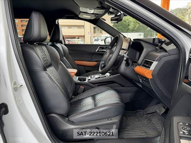 Mitsubishi OUTLANDER PHEV 2022-06 8485902-15