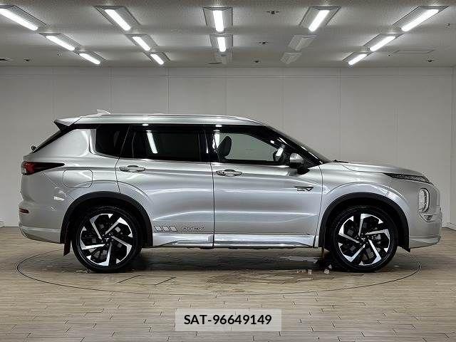 Mitsubishi OUTLANDER PHEV 2022-01 8485900-17