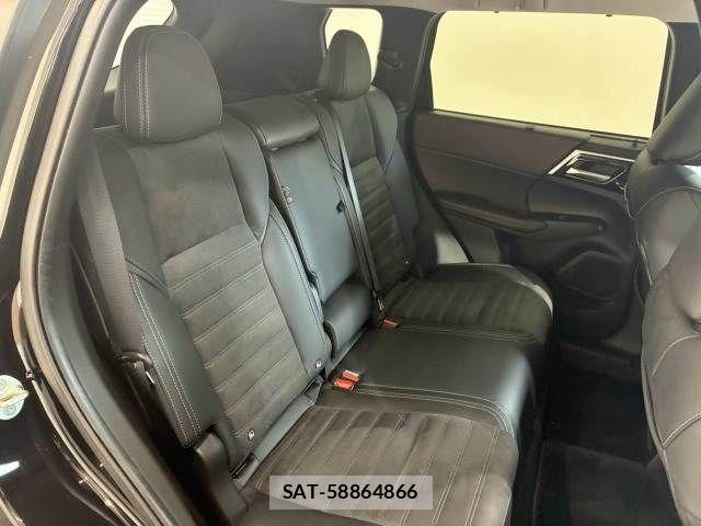 Mitsubishi OUTLANDER PHEV 2023-10 8485904-11