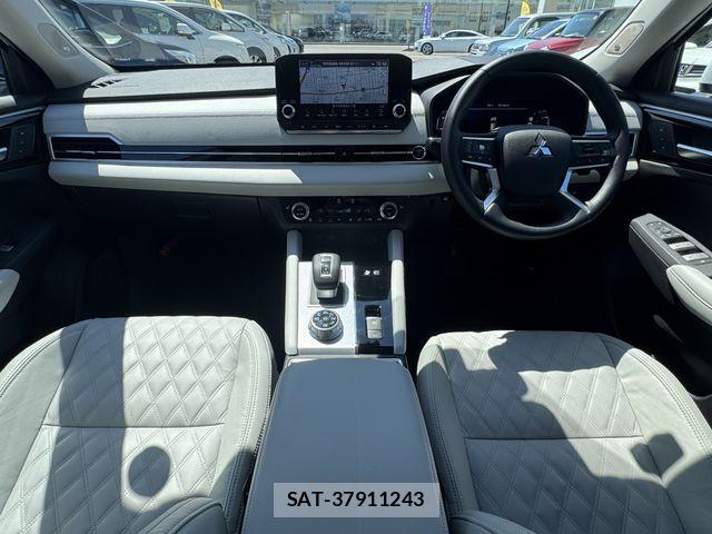 Mitsubishi OUTLANDER PHEV 2022-08 8485903-1