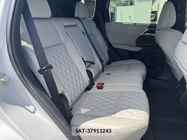 Mitsubishi OUTLANDER PHEV 2022-08 8485903-24