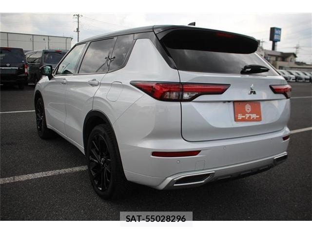 Mitsubishi OUTLANDER PHEV 2022-07 8526501-13