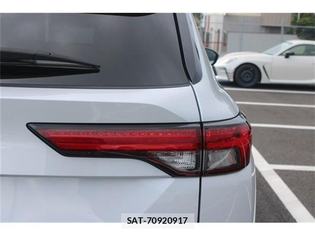Mitsubishi OUTLANDER PHEV 2022-02 8526505-13