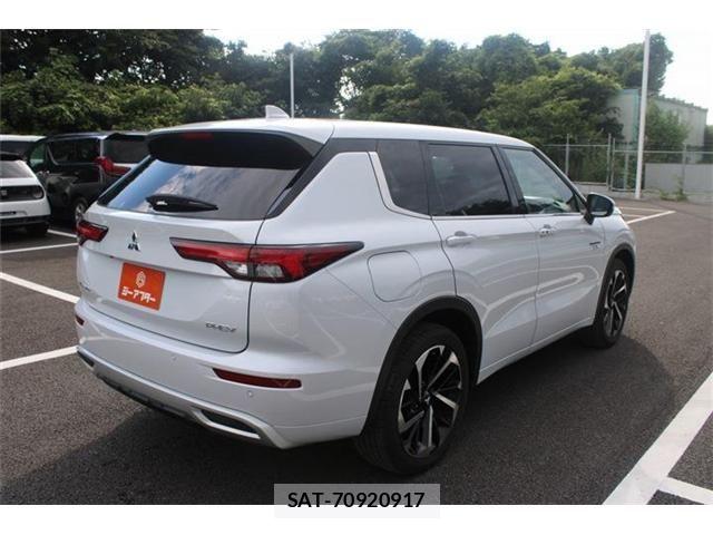 Mitsubishi OUTLANDER PHEV 2022-02 8526505-20