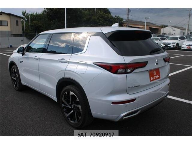 Mitsubishi OUTLANDER PHEV 2022-02 8526505-21