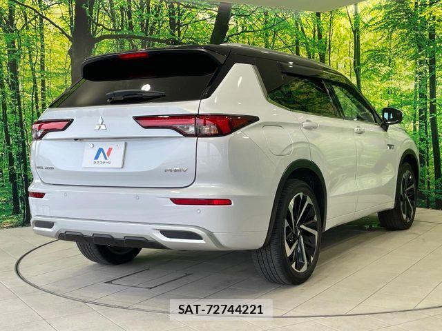 Mitsubishi OUTLANDER PHEV 2022-08 8526503-16