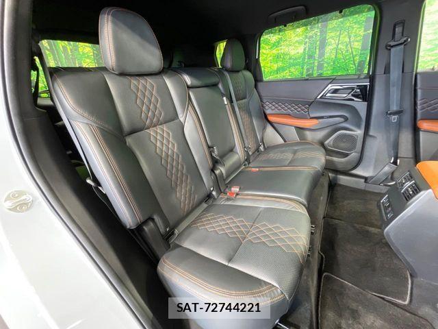 Mitsubishi OUTLANDER PHEV 2022-08 8526503-7
