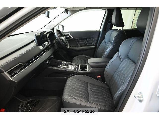 Mitsubishi OUTLANDER PHEV 2024-11 8526499-12