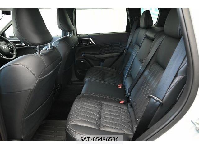 Mitsubishi OUTLANDER PHEV 2024-11 8526499-13
