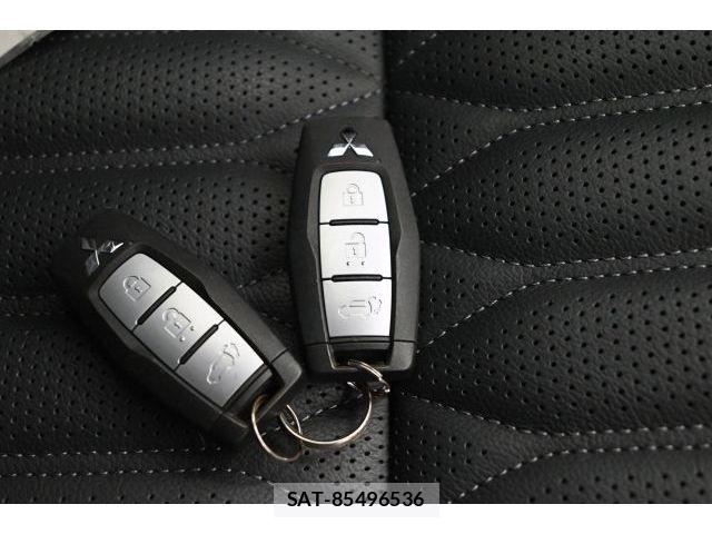 Mitsubishi OUTLANDER PHEV 2024-11 8526499-26