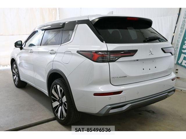 Mitsubishi OUTLANDER PHEV 2024-11 8526499-2